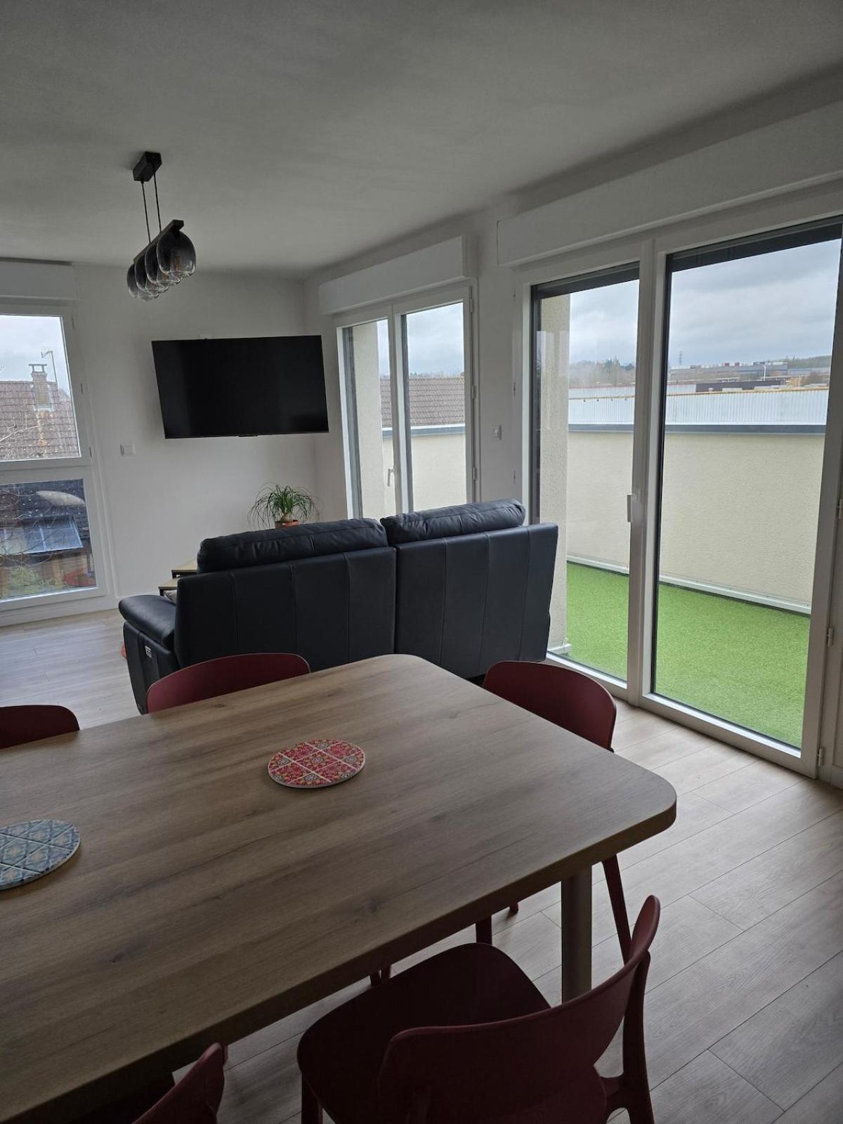 Appartement Cosy Pres De Sceneo Et Auchan Au Dessus Du Fleuriste Bellafleur Longuenesse Экстерьер фото